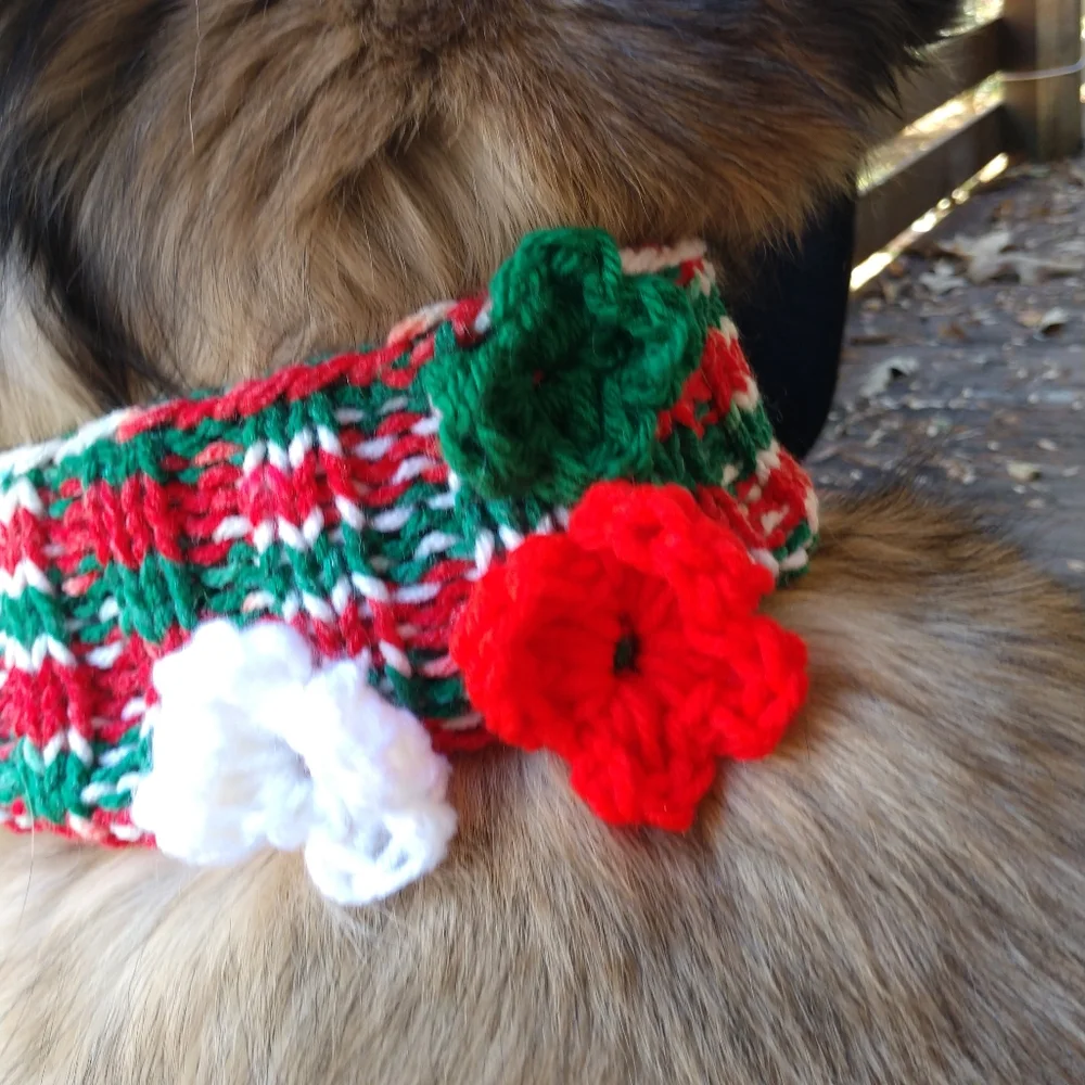 Pet Dog Collar Cover Hand Crafted Large Christmas Red White Green Accessory